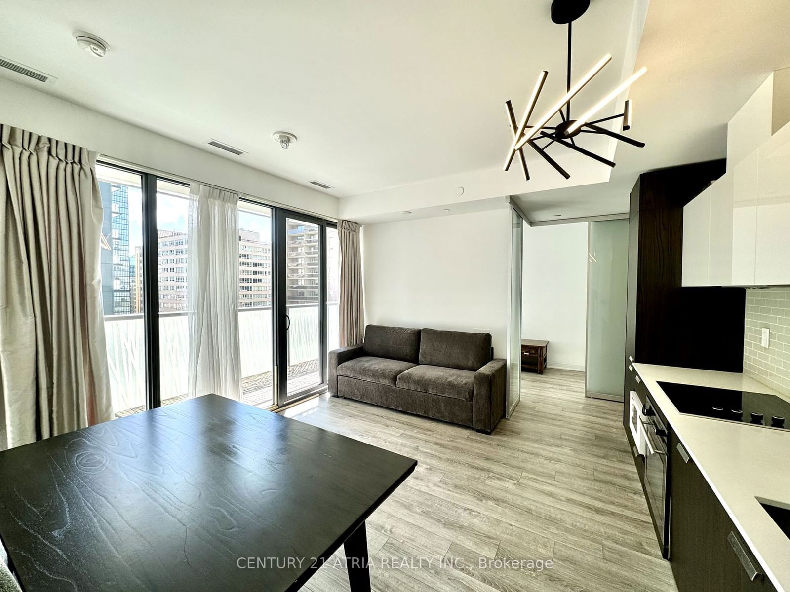 50 Charles St E, unit 901 for rent