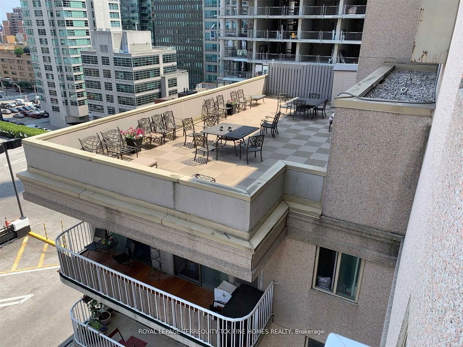 105 Victoria St, unit 1201 for rent