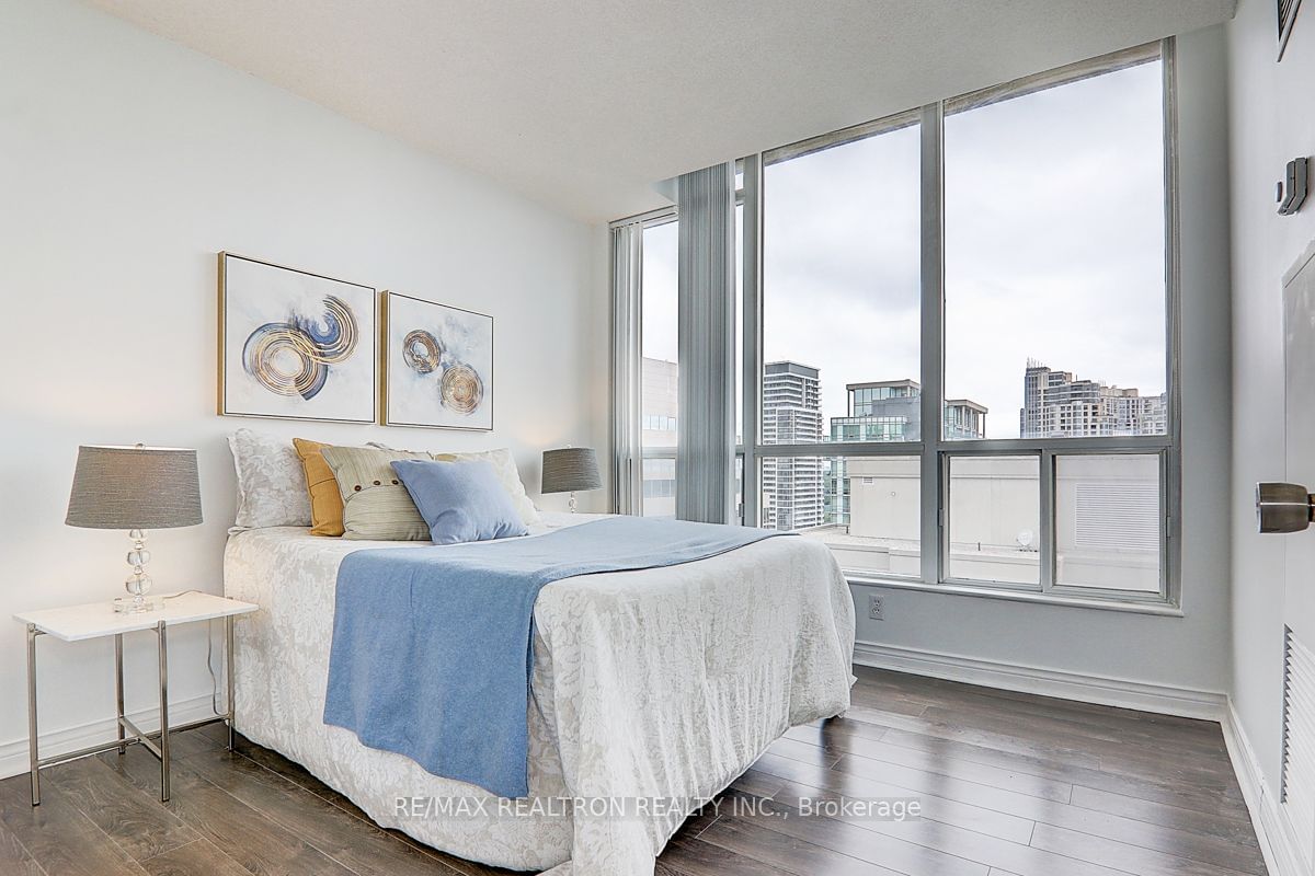 256 Doris Ave, unit PH205 for sale - image #17