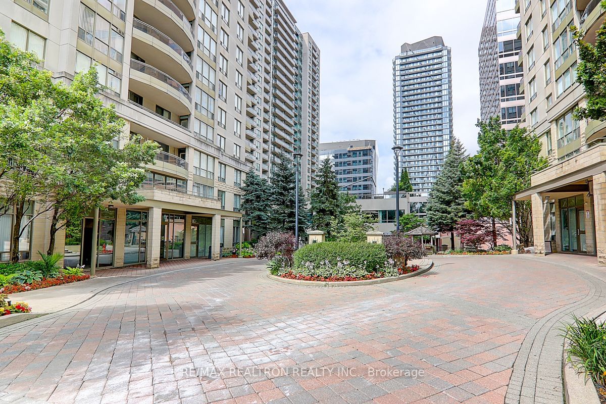 256 Doris Ave, unit PH205 for sale - image #31