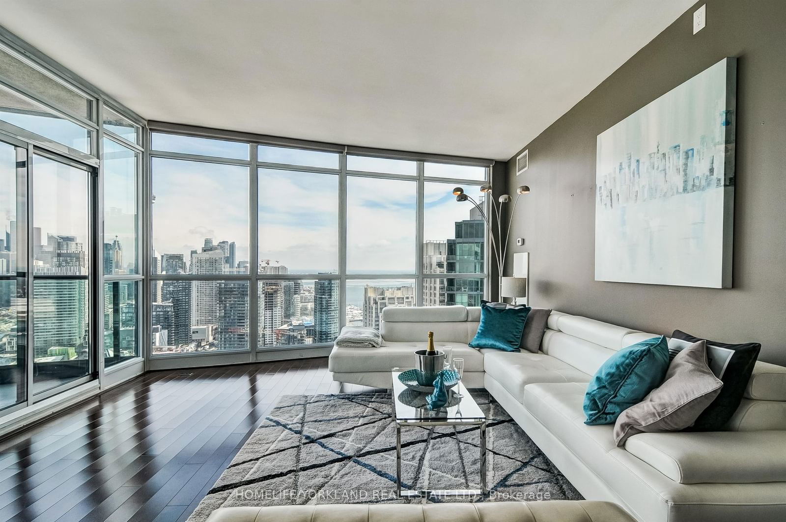 219 Fort York Blvd, unit Lph02 for rent - image #5