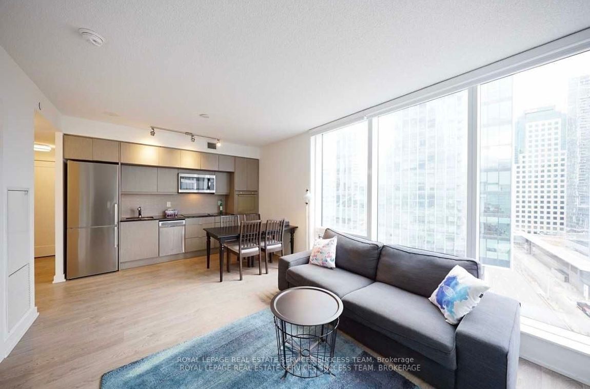 10 York St, unit 1305 for rent - image #4