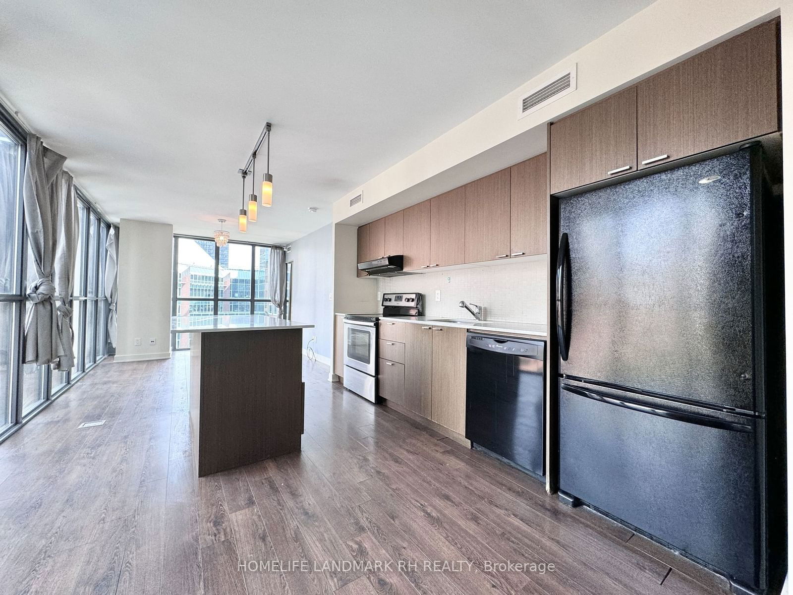 110 Charles St E, unit 1308 for rent