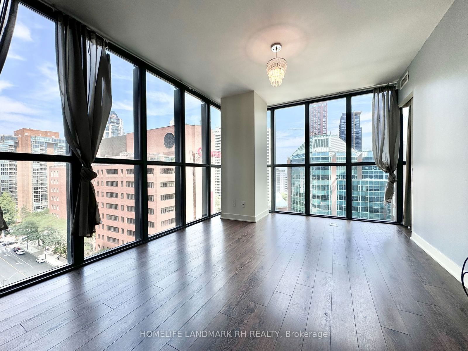 110 Charles St E, unit 1308 for rent