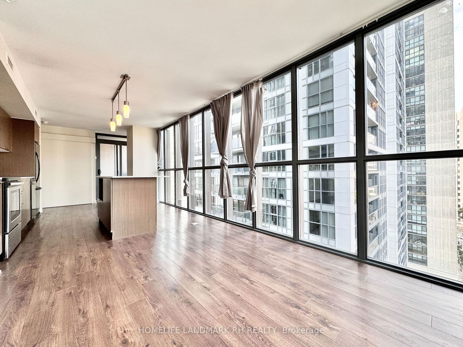 110 Charles St E, unit 1308 for rent