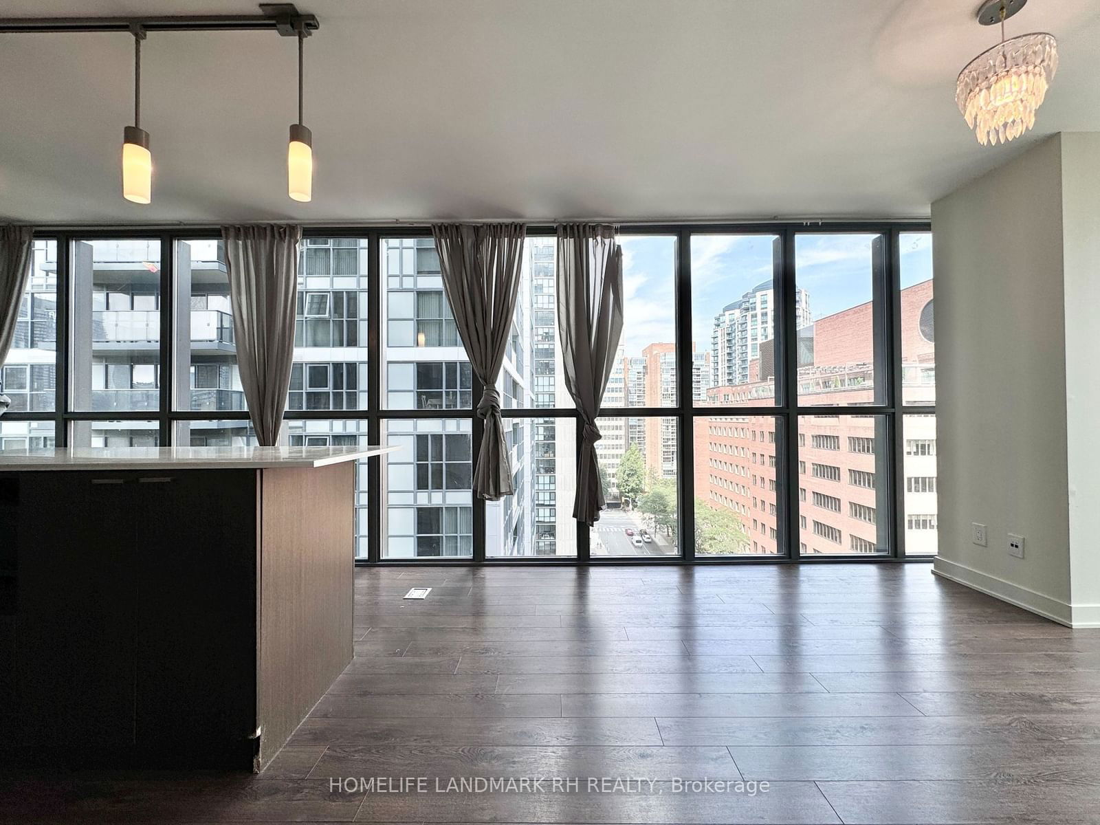 110 Charles St E, unit 1308 for rent