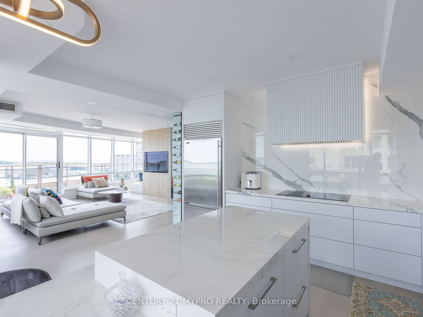 500 Queens Quay, unit Ph1001E for sale