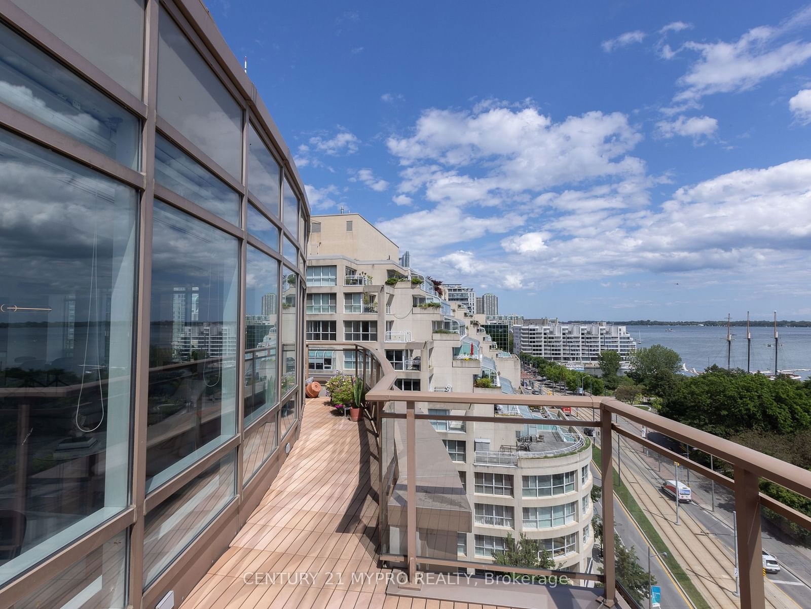 500 Queens Quay, unit Ph1001E for sale