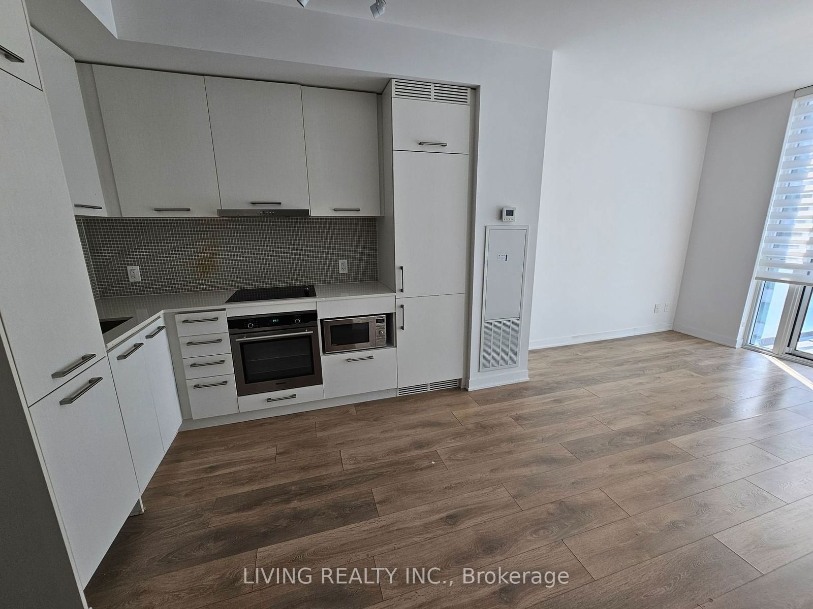 87 Peter St, unit 1915 for rent - image #4