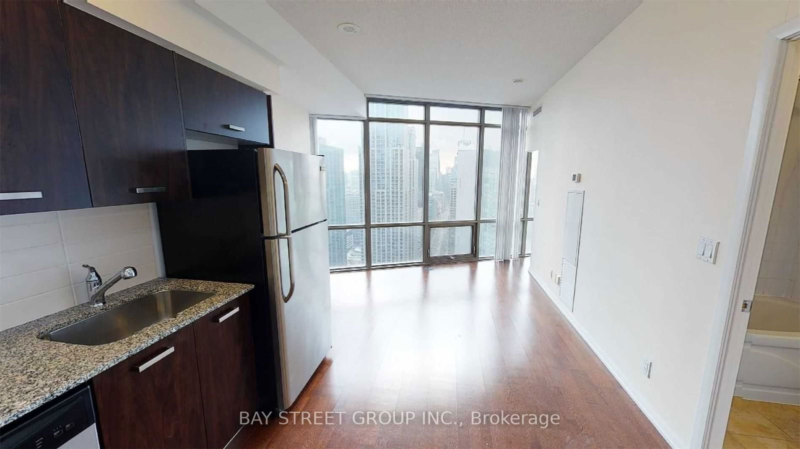 832 Bay St, unit 3409 for rent