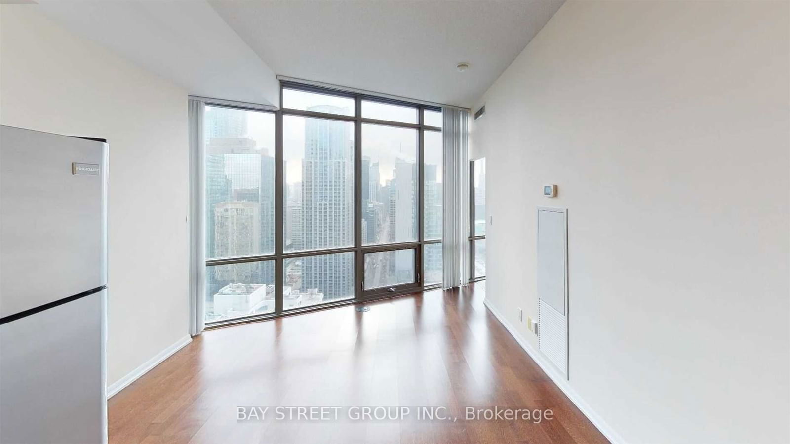 832 Bay St, unit 3409 for rent