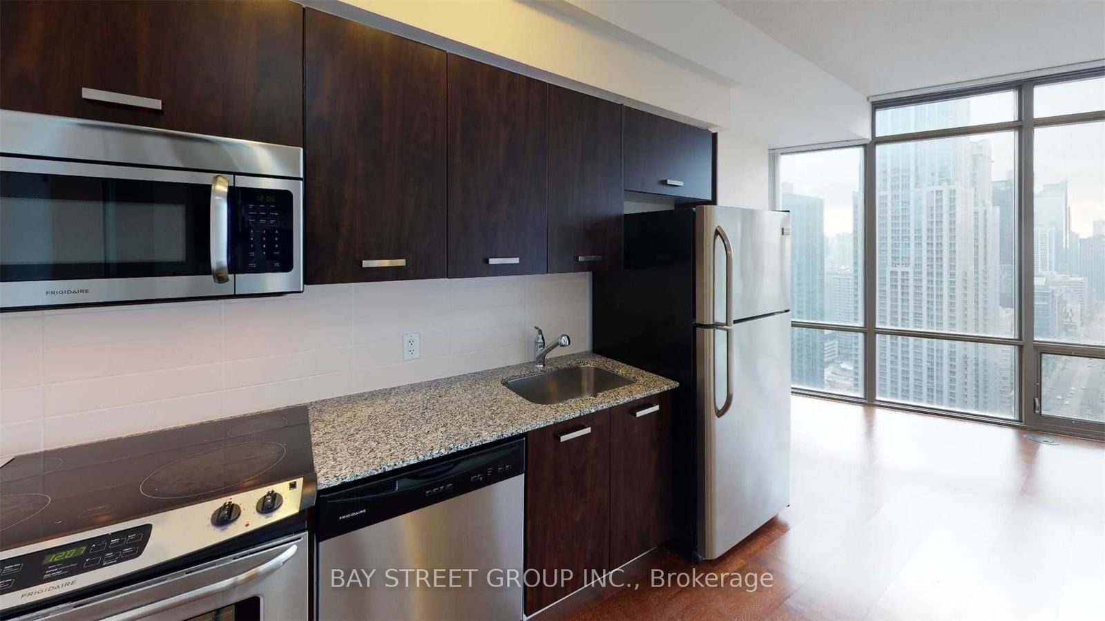 832 Bay St, unit 3409 for rent