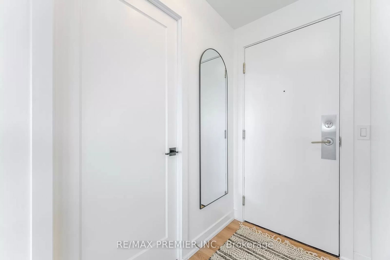 80 Western Battery Rd, unit 1606 for sale - image #5