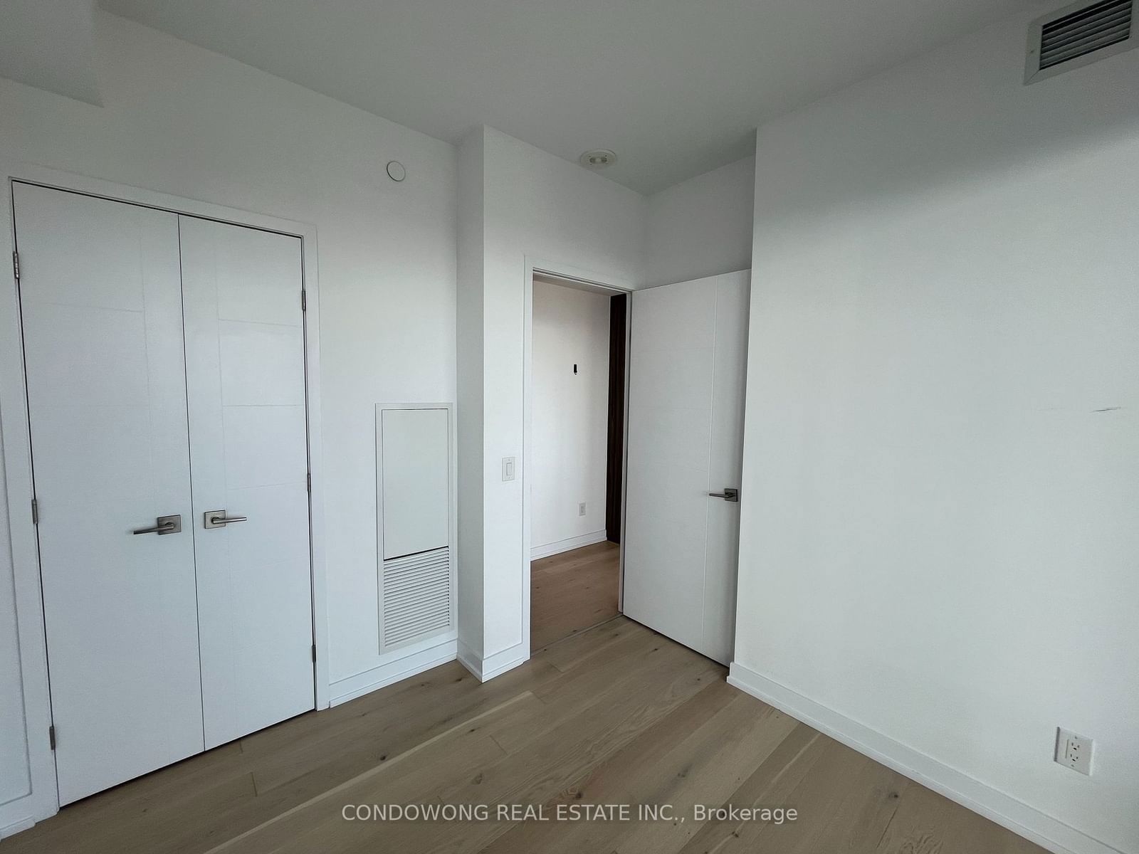 488 University Ave, unit 4607 for rent - image #3