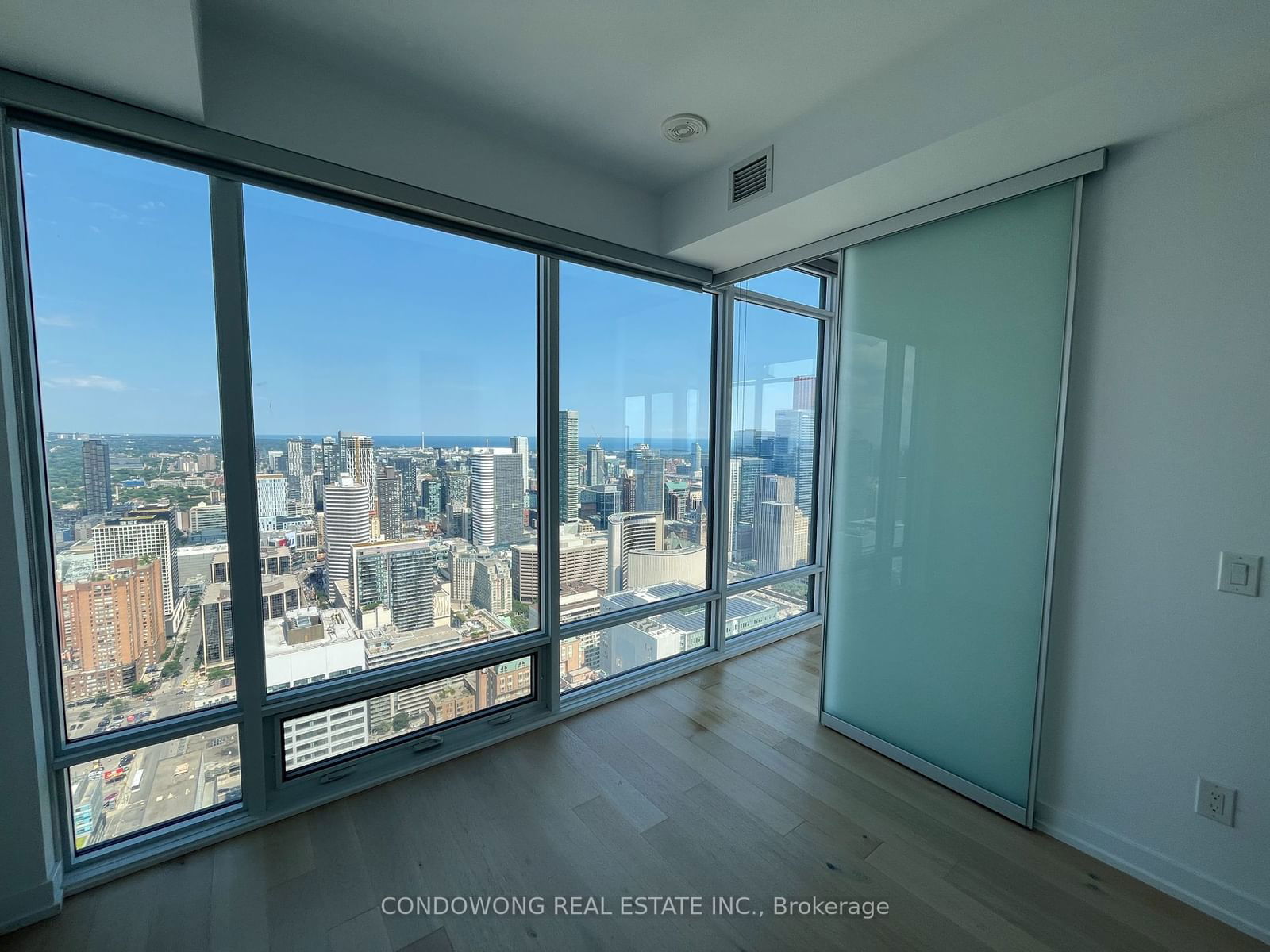 488 University Ave, unit 4607 for rent - image #8