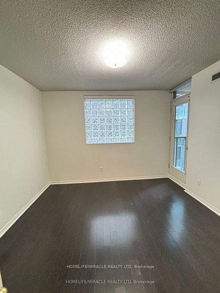 750 Bay St, unit 2210 for sale