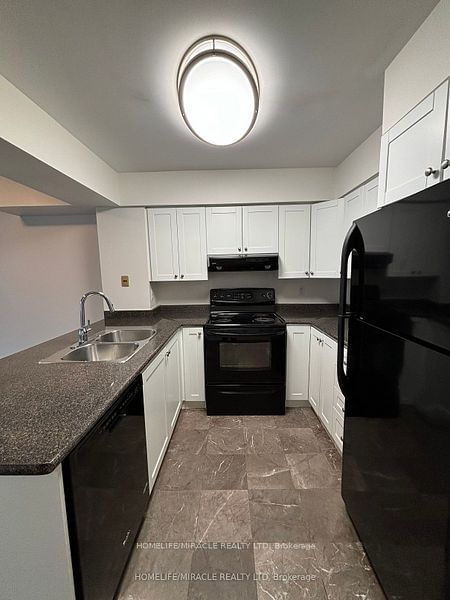 750 Bay St, unit 2210 for sale - image #6