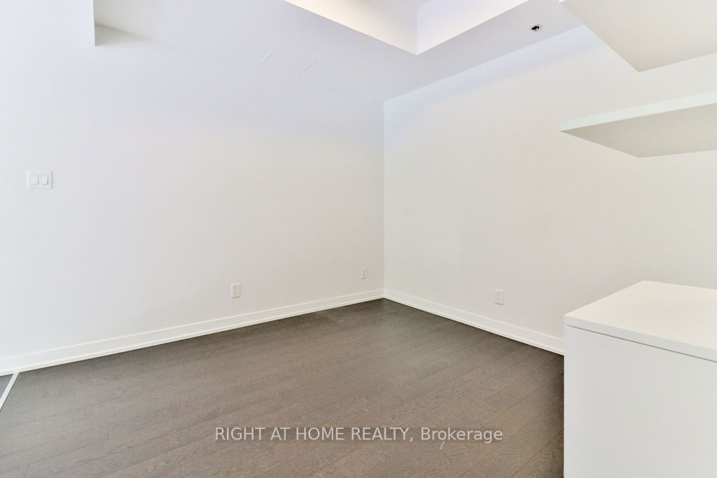 455 Front St E, unit 118 for rent - image #7