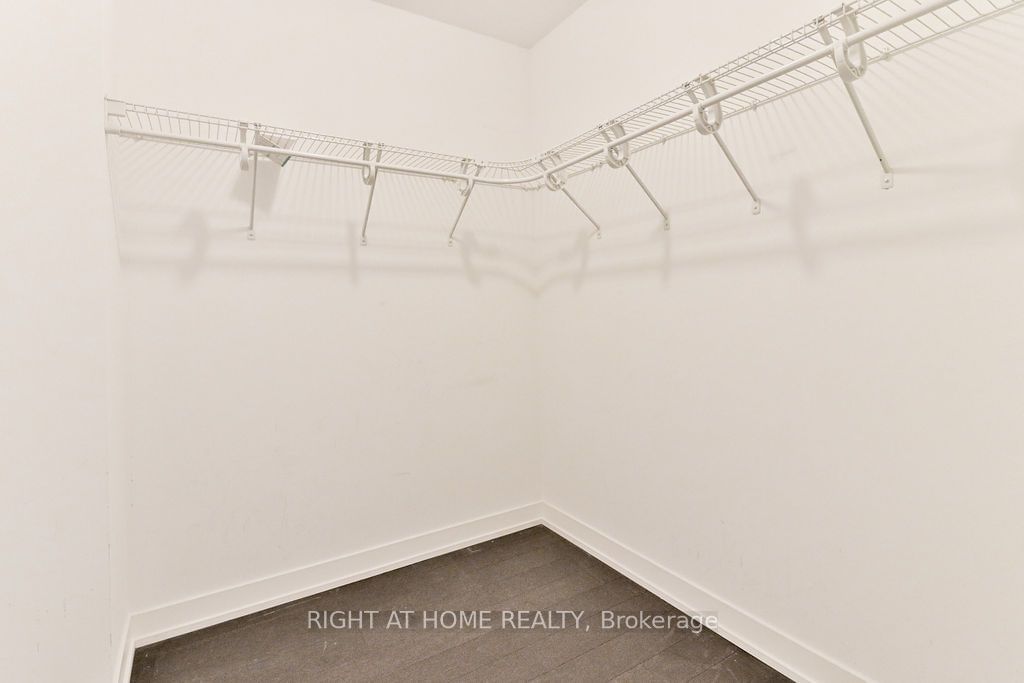 455 Front St E, unit 118 for rent - image #9