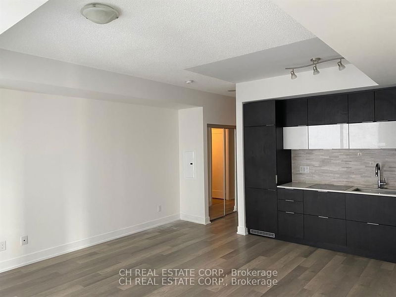 318 RICHMOND St W, unit 1810 for rent - image #1