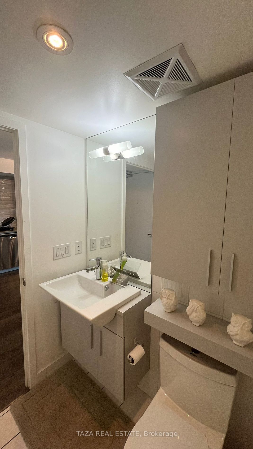 8 Telegram Mews, unit 1006 for rent - image #28