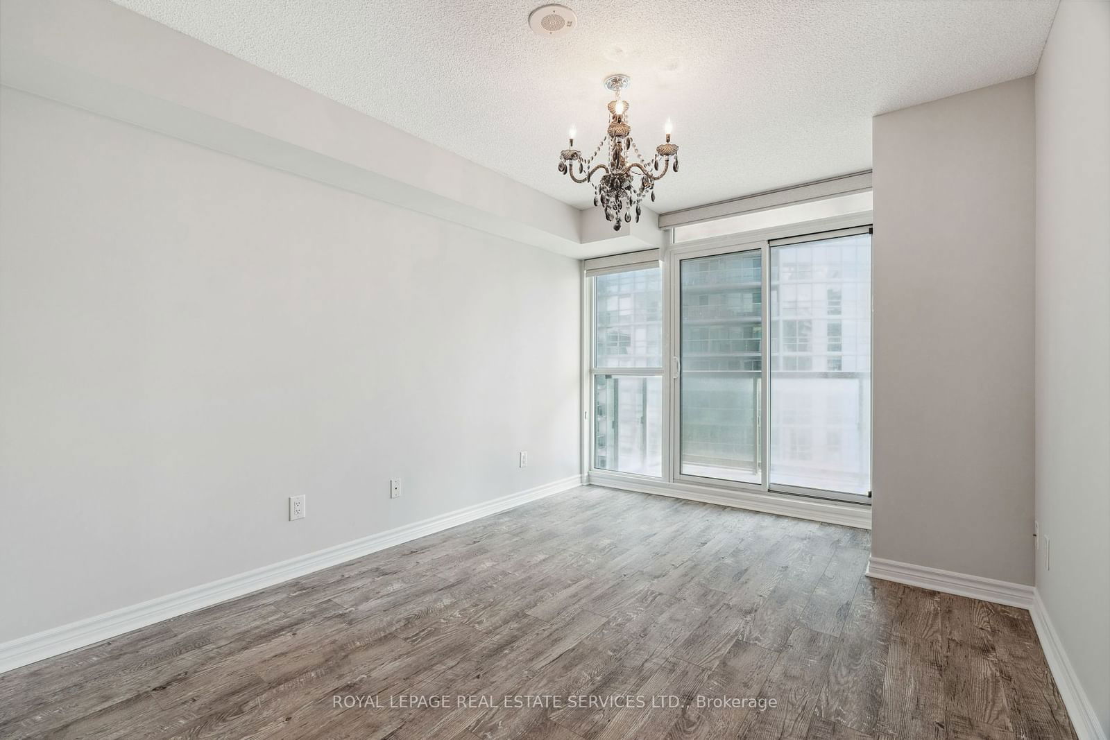 25 Lower Simcoe St, unit 1807 for rent - image #16