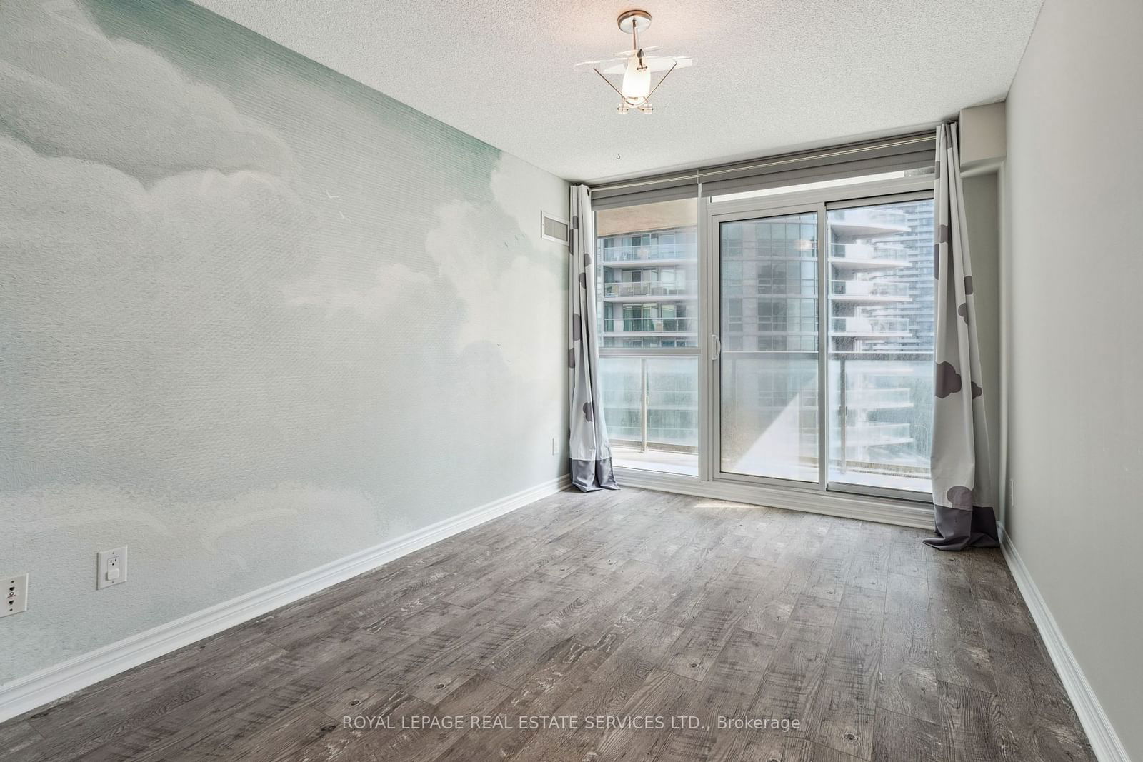 25 Lower Simcoe St, unit 1807 for rent - image #22