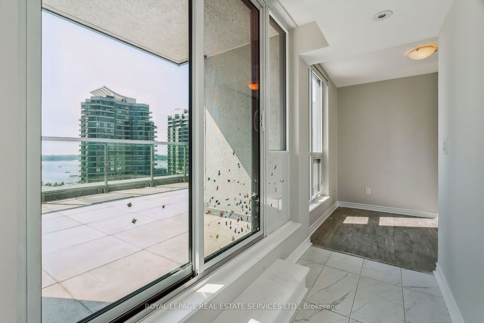 25 Lower Simcoe St, unit 1807 for rent - image #28