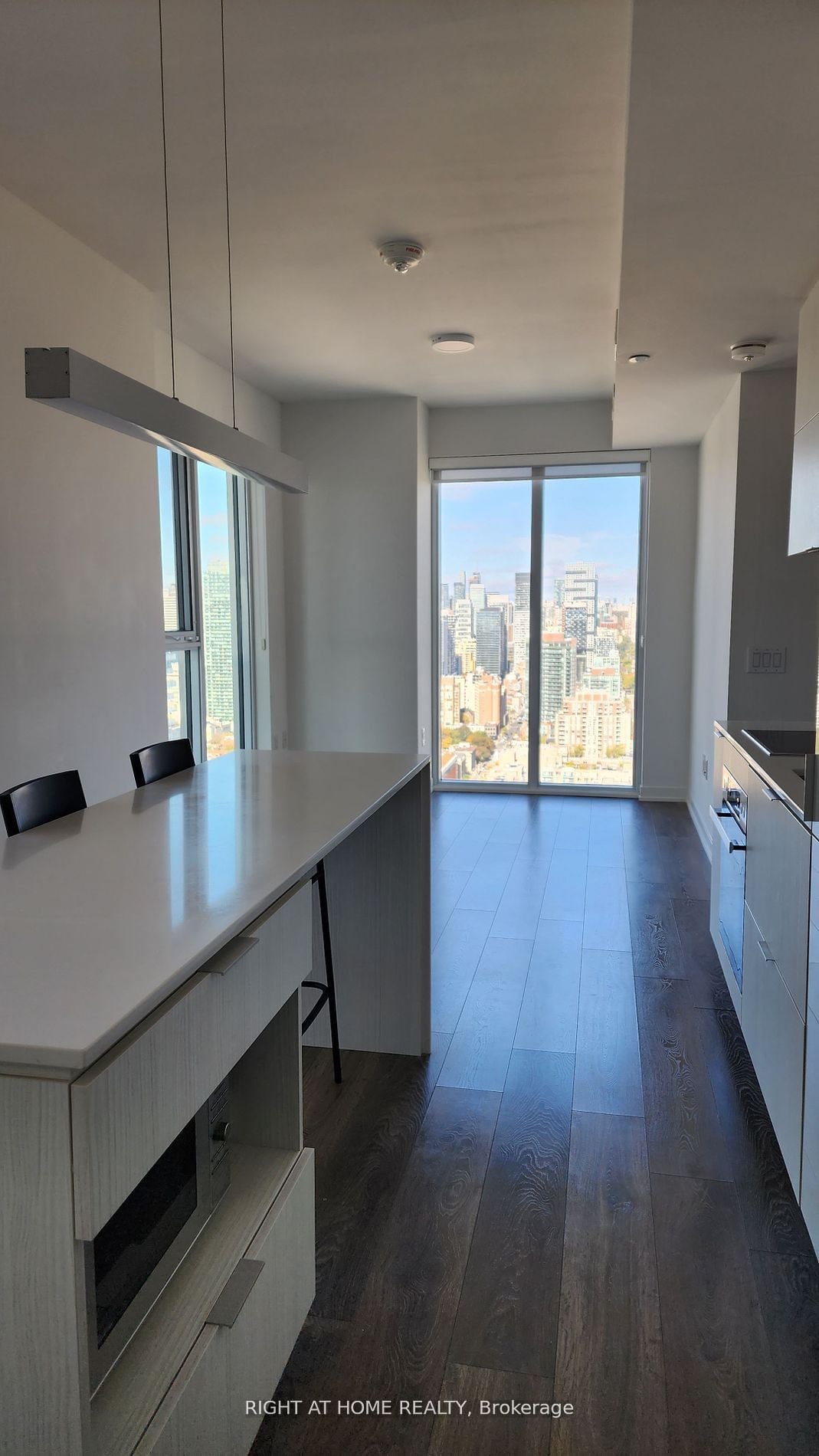 20 Richardson St, unit 3308 for sale - image #8