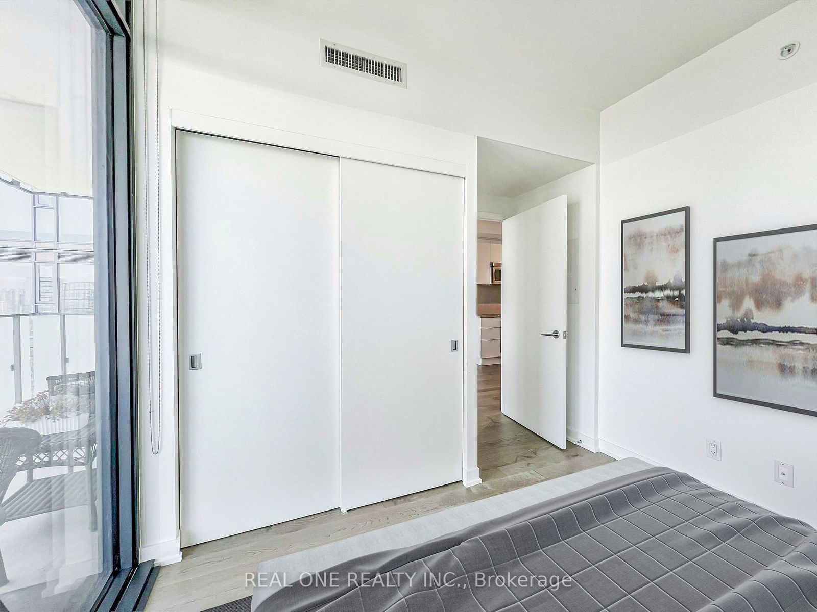 20 Lombard St, unit 3601 for sale - image #3