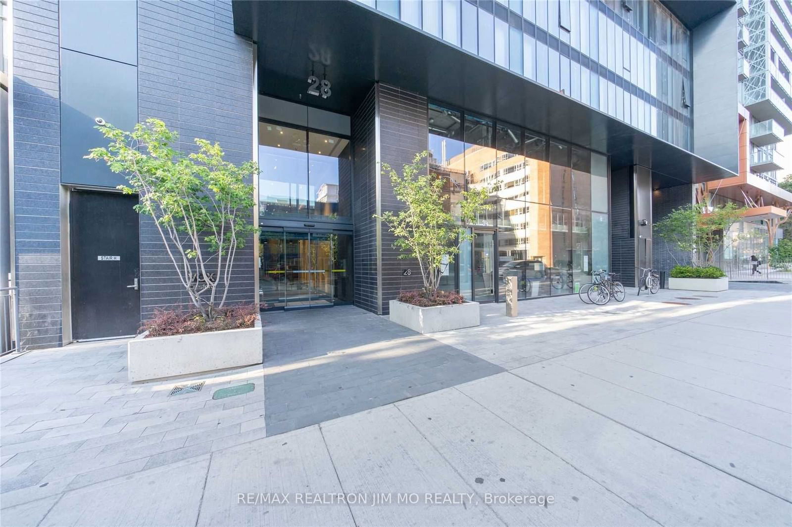 28 Wellesley St E, unit 706 for sale - image #2