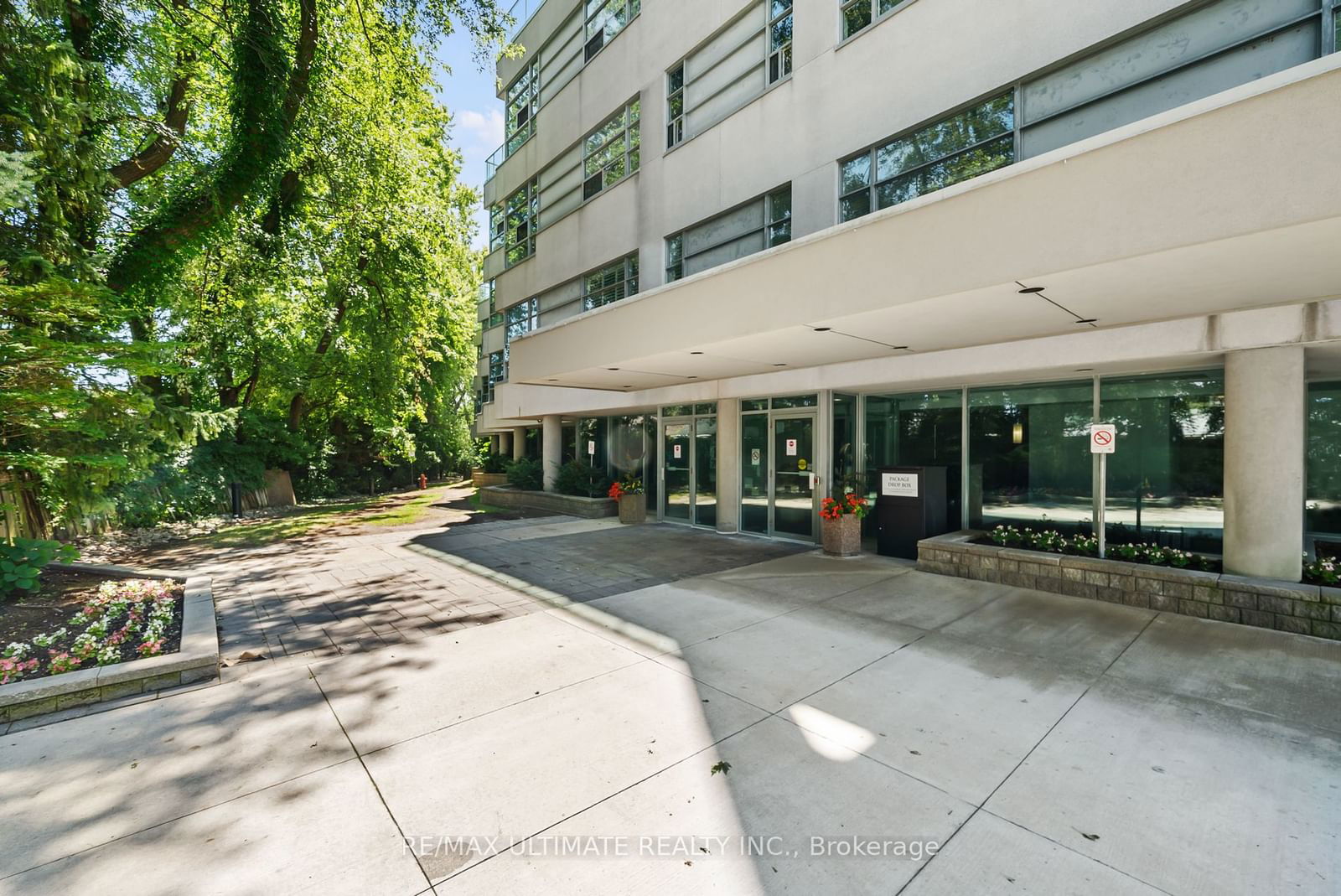 1 Watergarden Way, unit 2 for sale - image #32