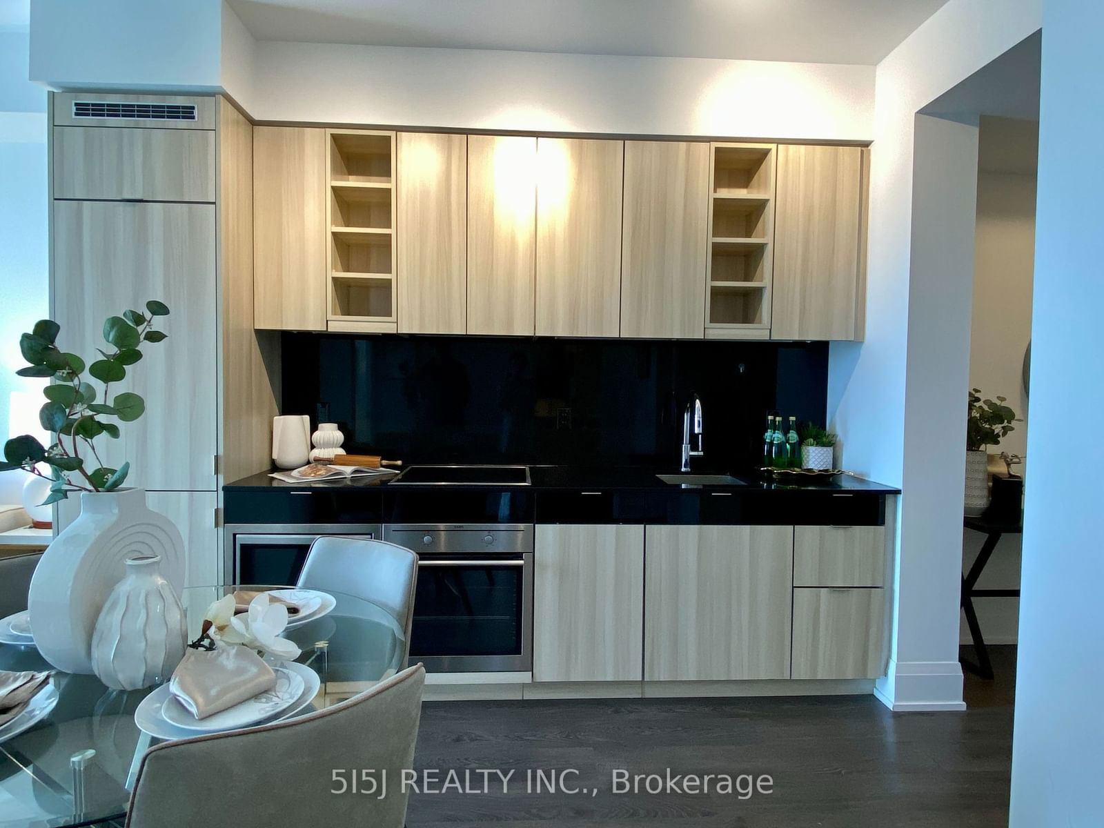 101 Erskine Ave, unit 1005 for rent - image #8