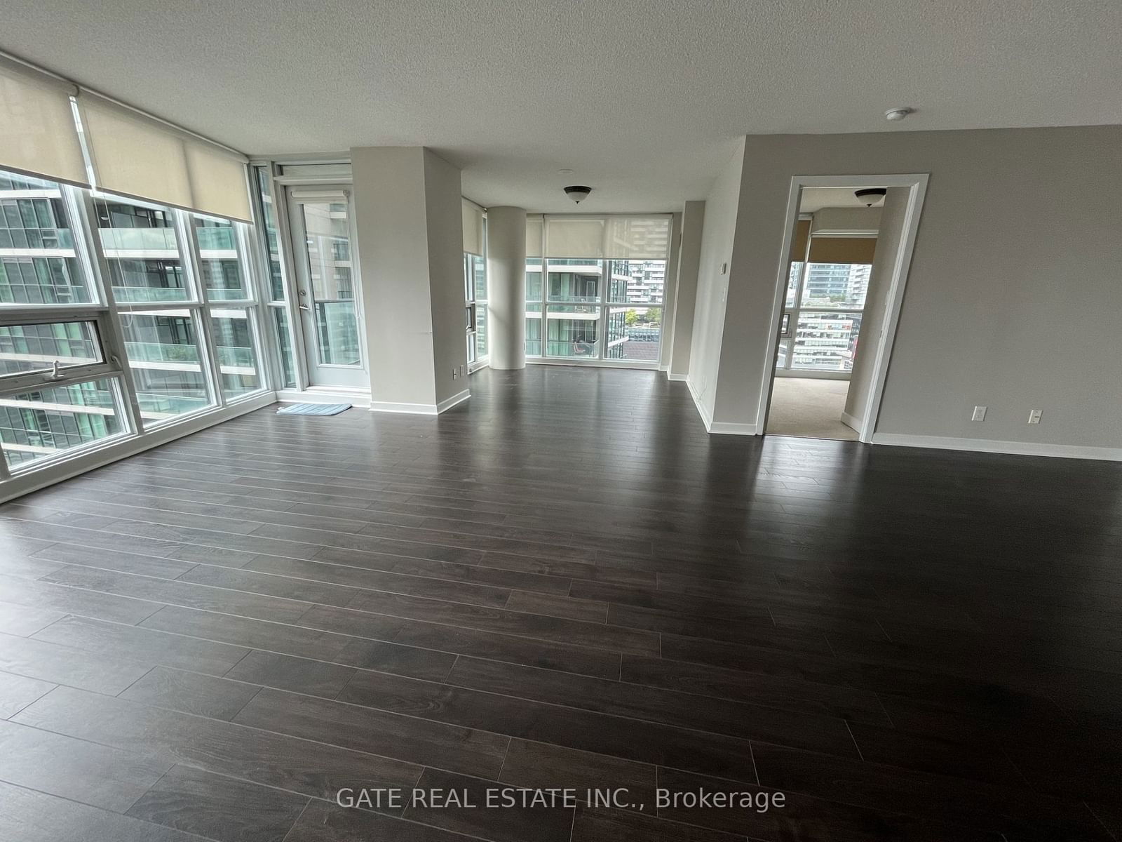 18 Harbour St, unit 1410 for rent - image #4