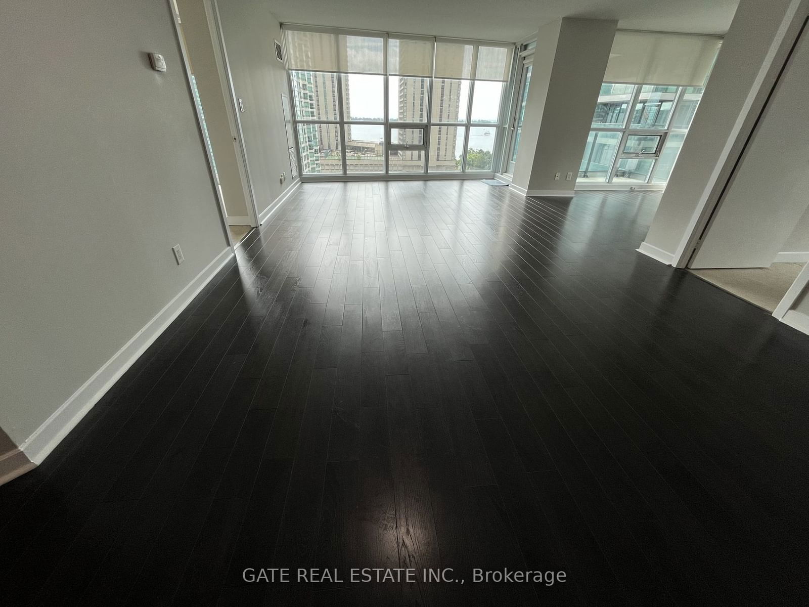 18 Harbour St, unit 1410 for rent - image #5