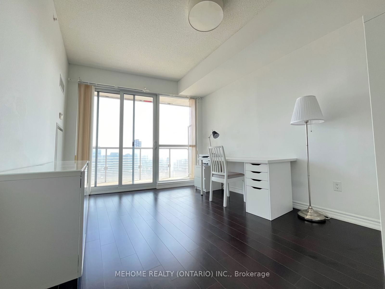 386 Yonge St, unit 3003 for rent - image #2