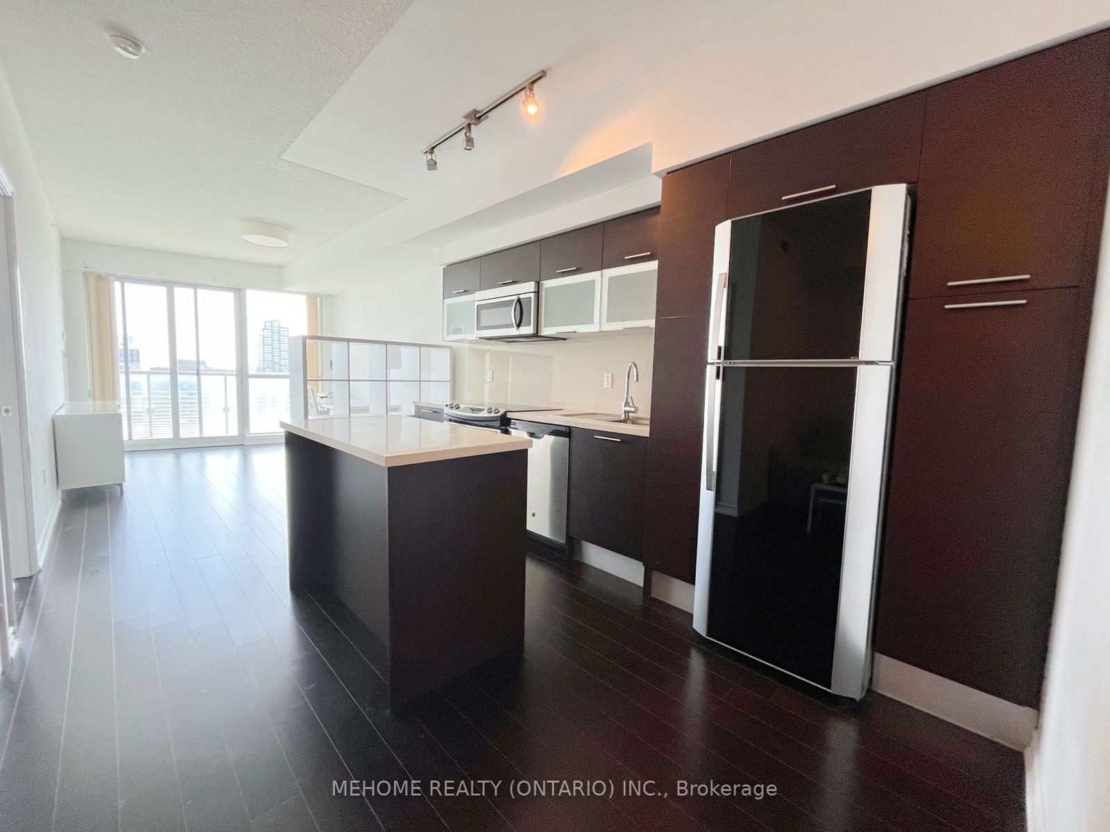 386 Yonge St, unit 3003 for rent - image #3