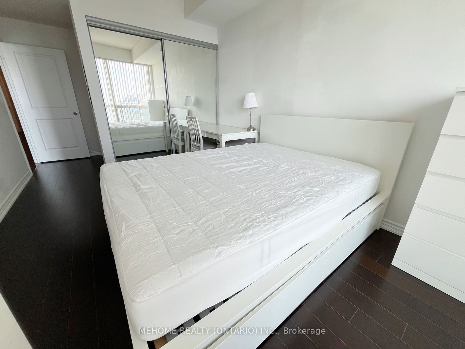 386 Yonge St, unit 3003 for rent - image #5