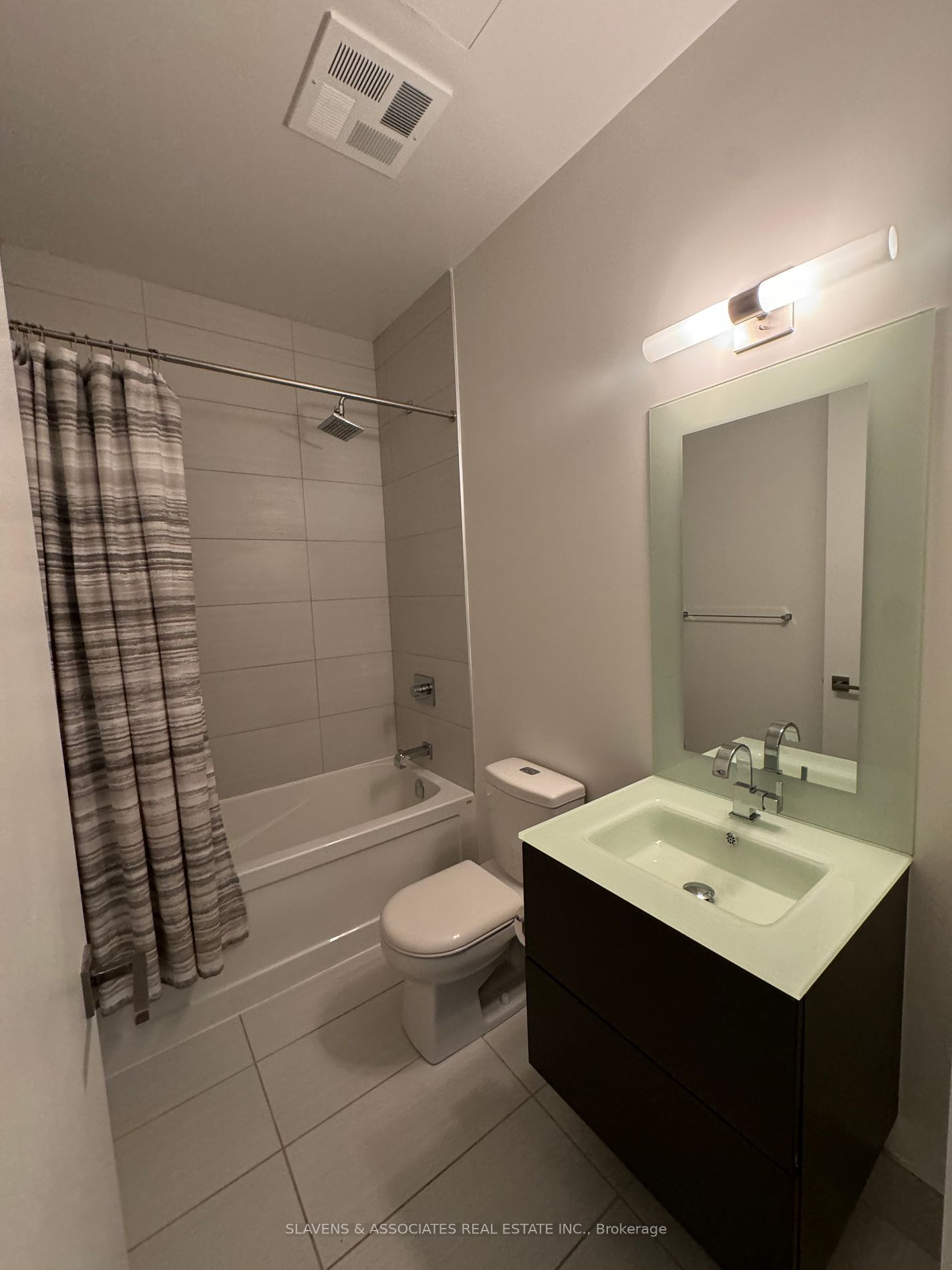 111 St Clair Ave W, unit 416 for rent - image #13