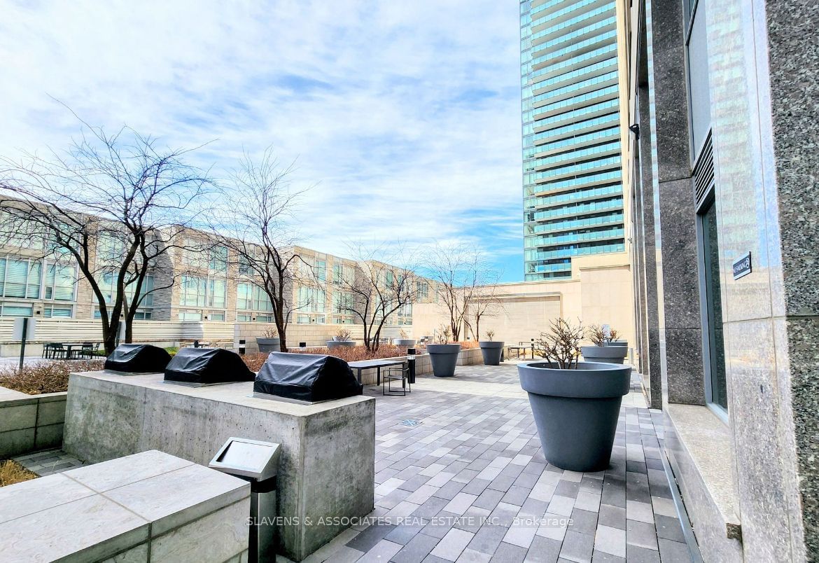 111 St Clair Ave W, unit 416 for rent - image #17