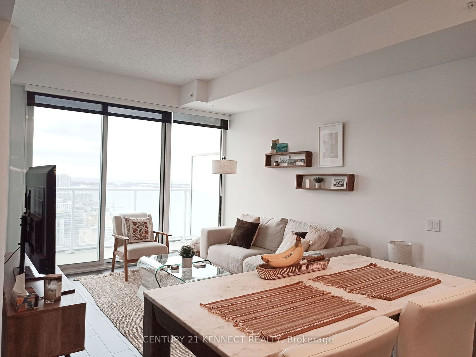 17 Bathurst St, unit 4210 for rent - image #4