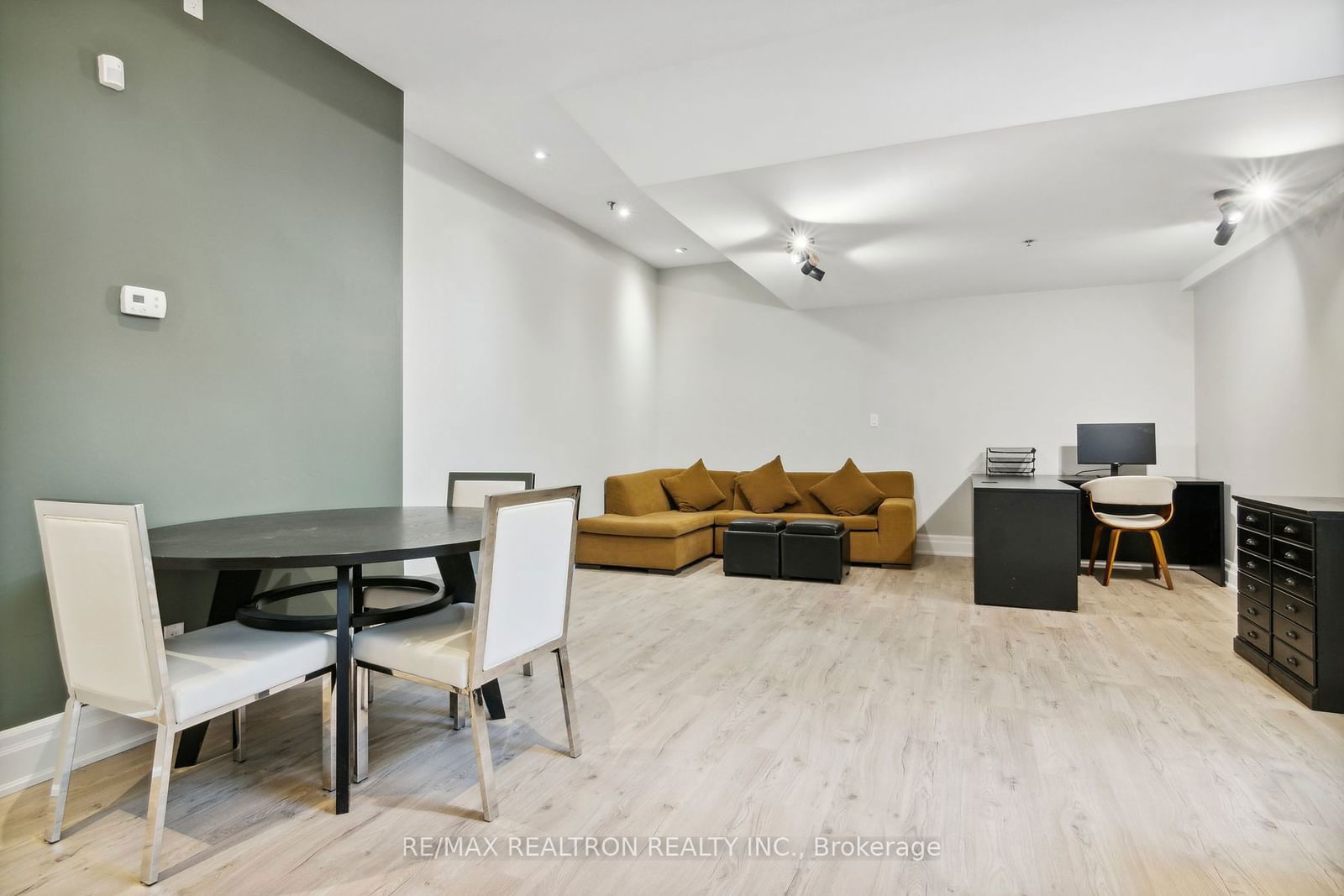 73 Richmond St W, unit L06 for sale - image #10