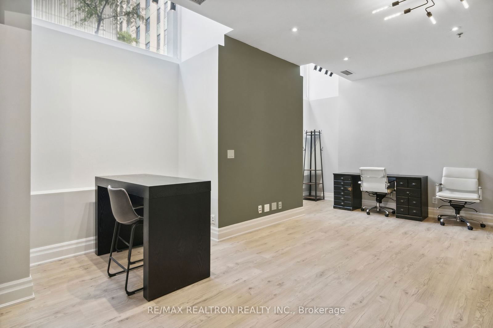 73 Richmond St W, unit L06 for sale - image #18