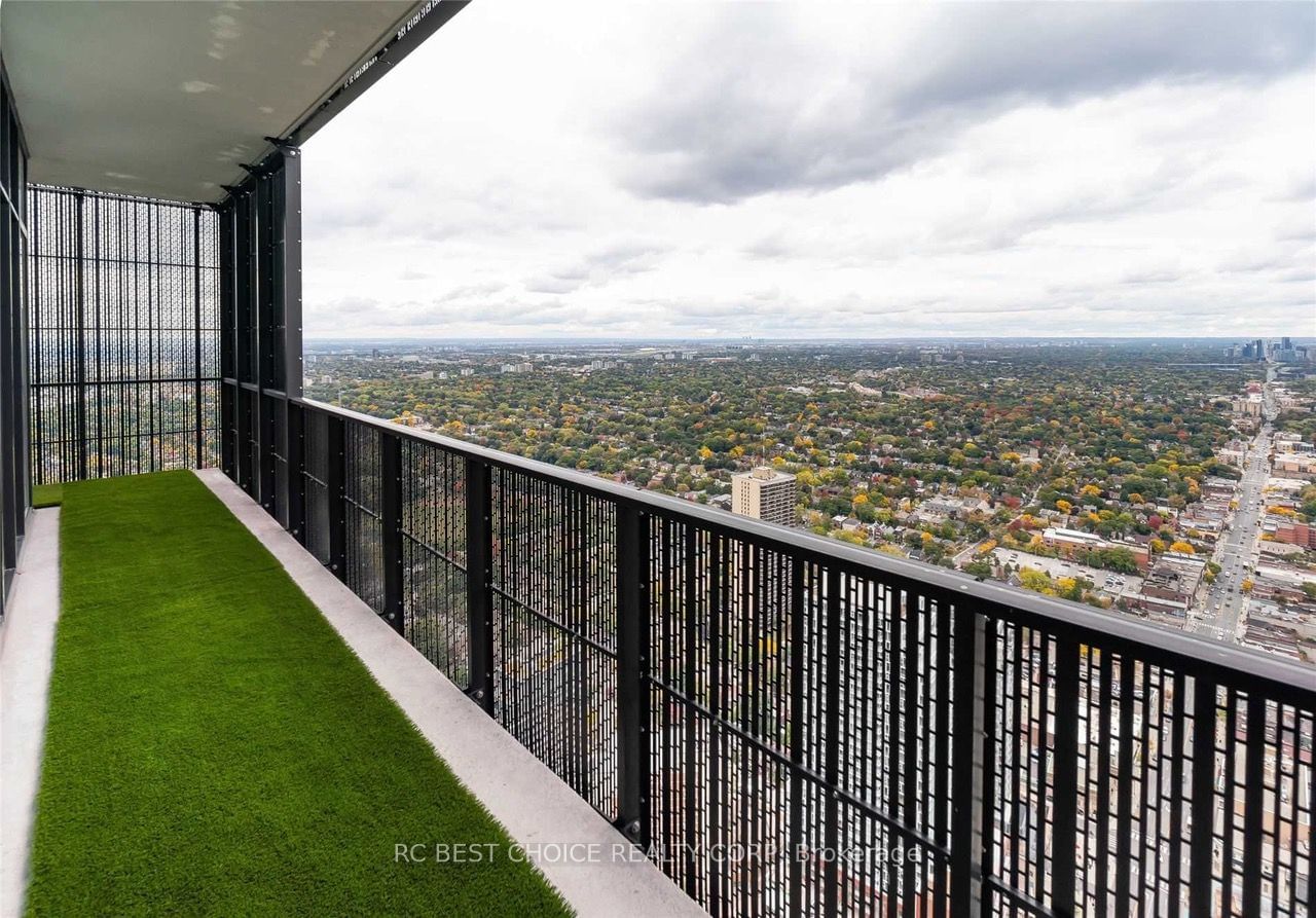 8 Eglinton Ave E, unit 5804 for rent