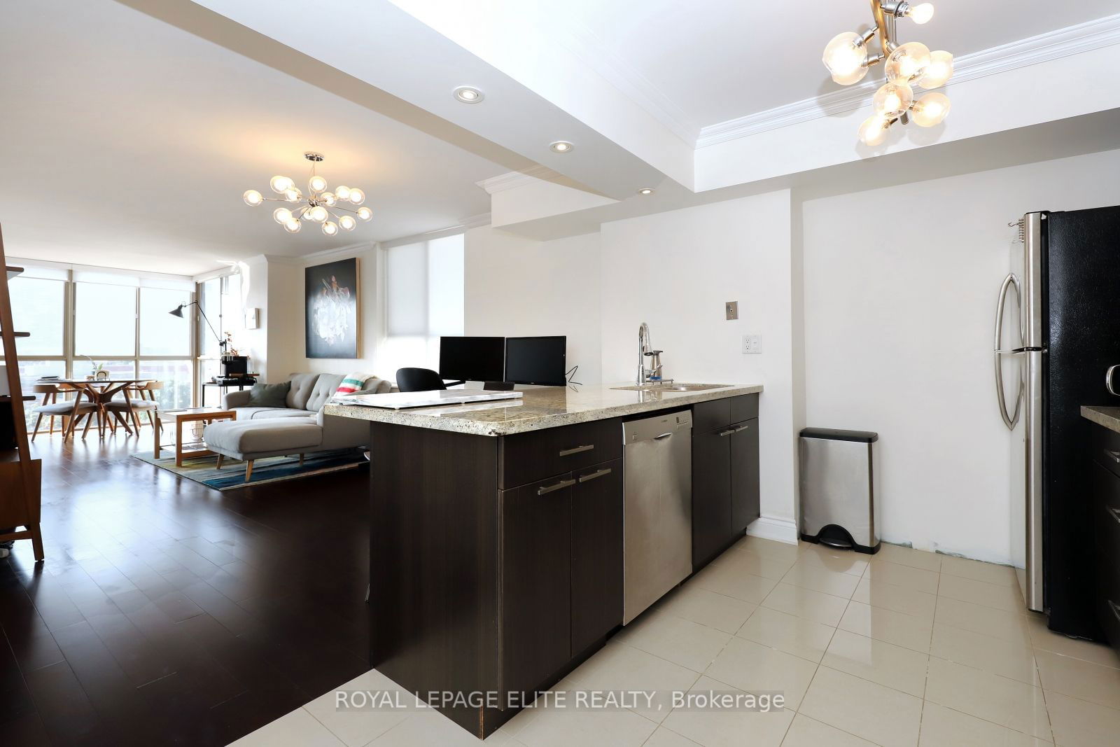 95 LOMBARD St, unit 904 for sale - image #3