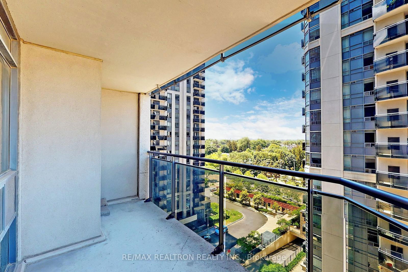 155 Beecroft Rd, unit 1106 for rent