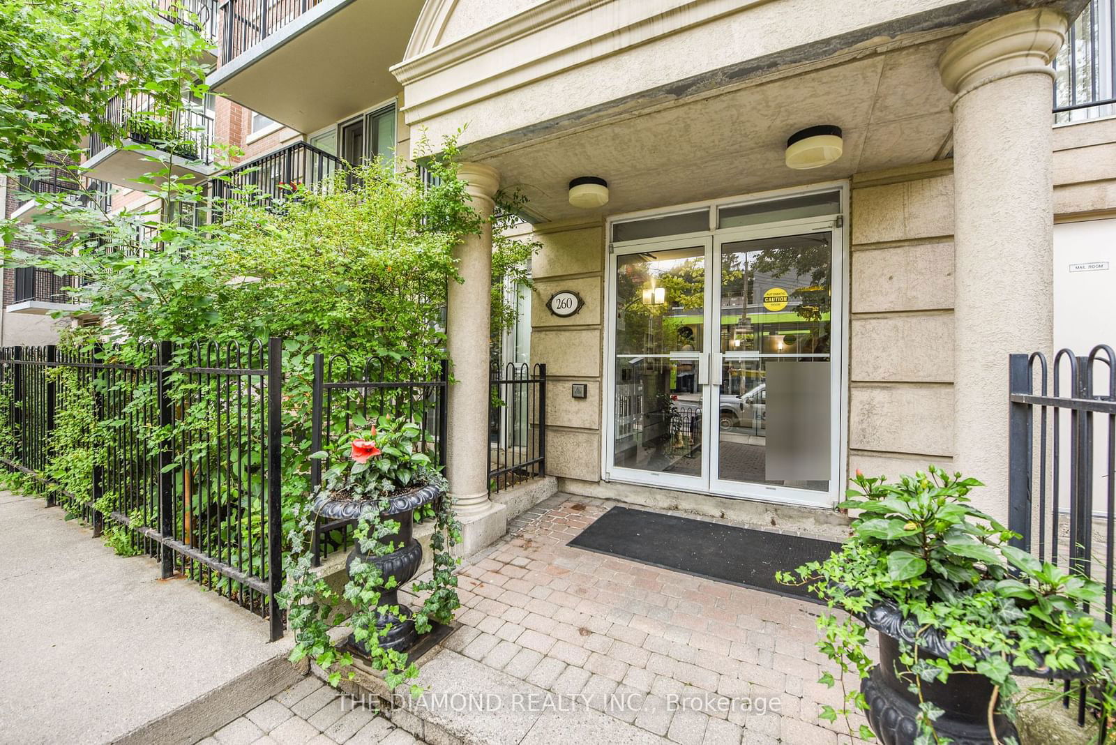 260 Merton St, unit 710 for sale