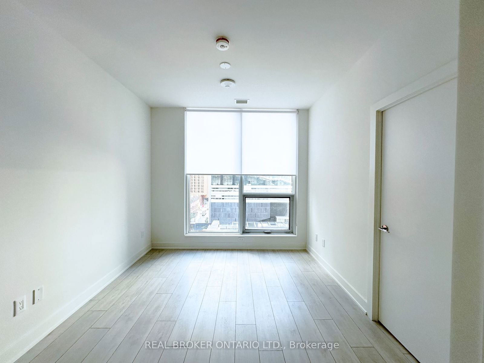 15 Mercer St, unit 818 for rent - image #5