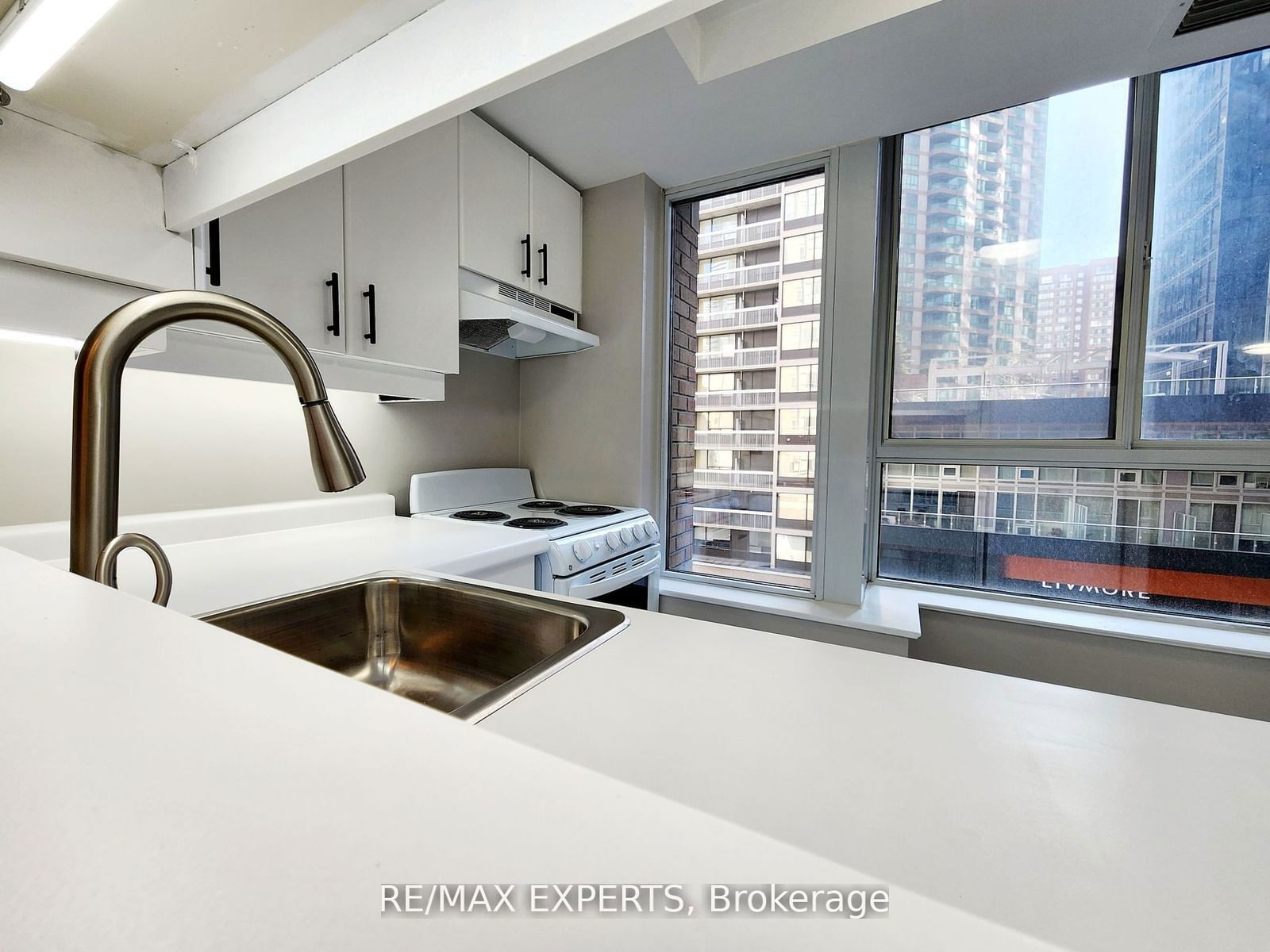 44 Gerrard St W, unit 508 for rent - image #4