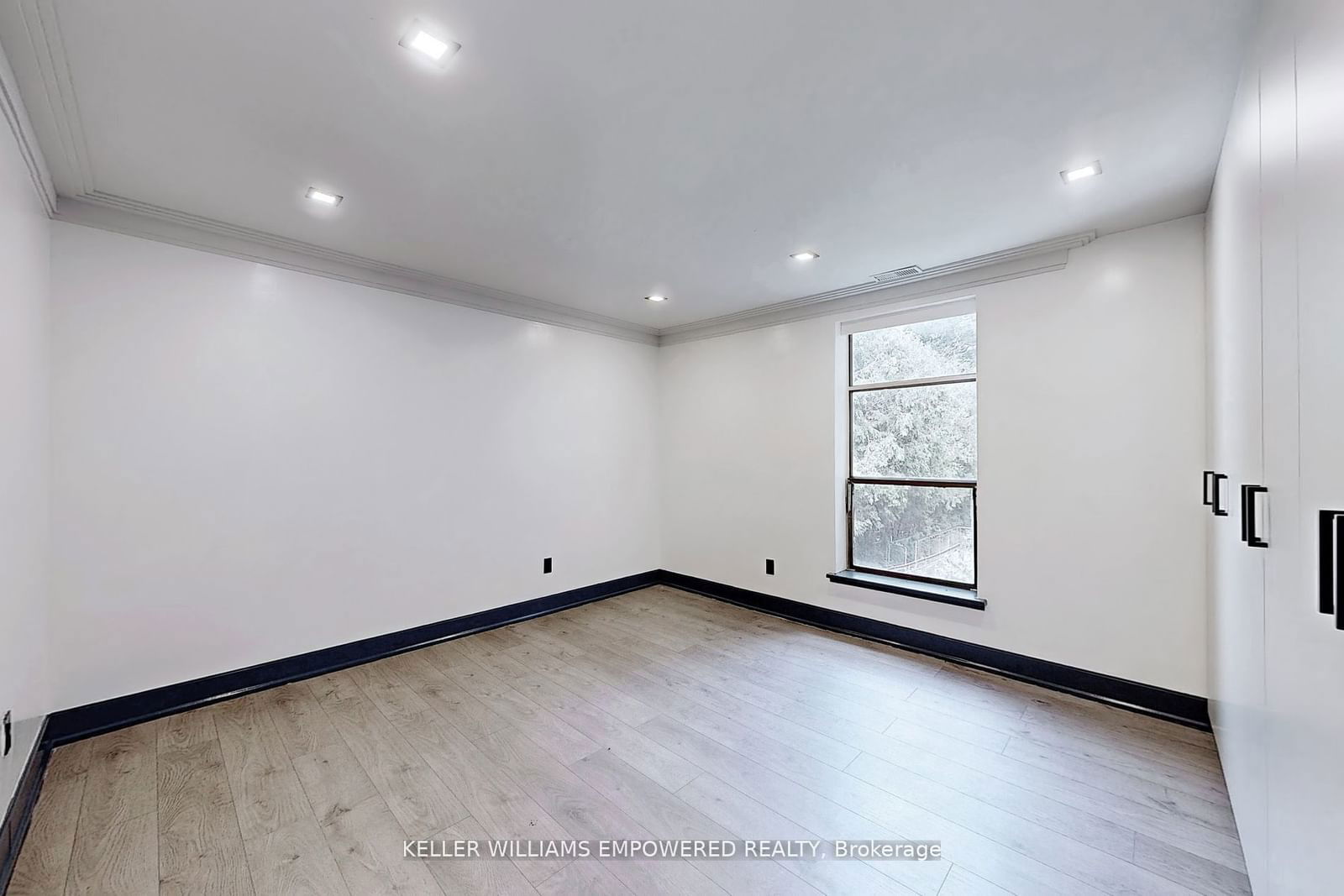 166 Sherwood Ave, unit 4 for rent - image #7